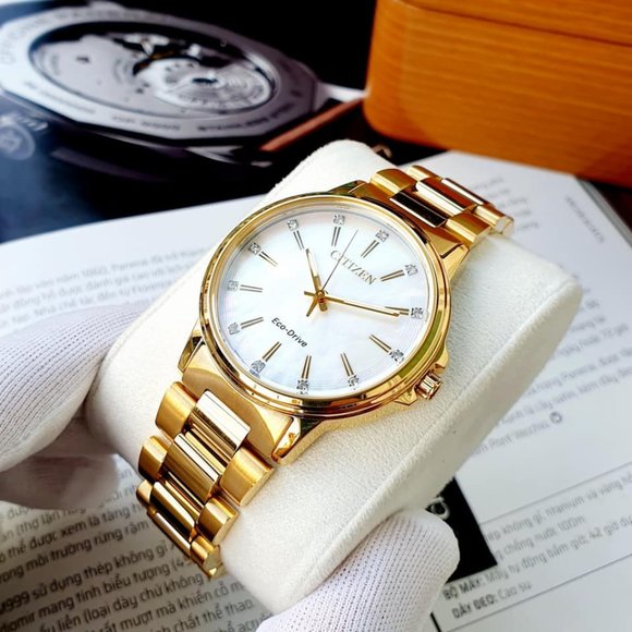 Citizen Limited Edition 18k Gold Ladies Watch!! - Picture 2 of 5